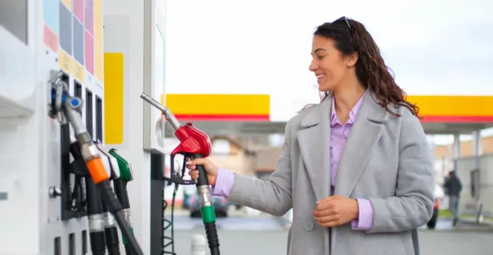 Corporate Fuel Cards vs Allowances