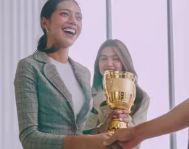 Creating an Effective Employee Rewards Program: Tips & Examples