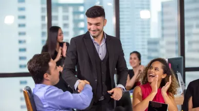 How to Build an Employee Recognition Program