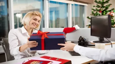 Top Corporate Gift Options That Strengthen Business Relationships